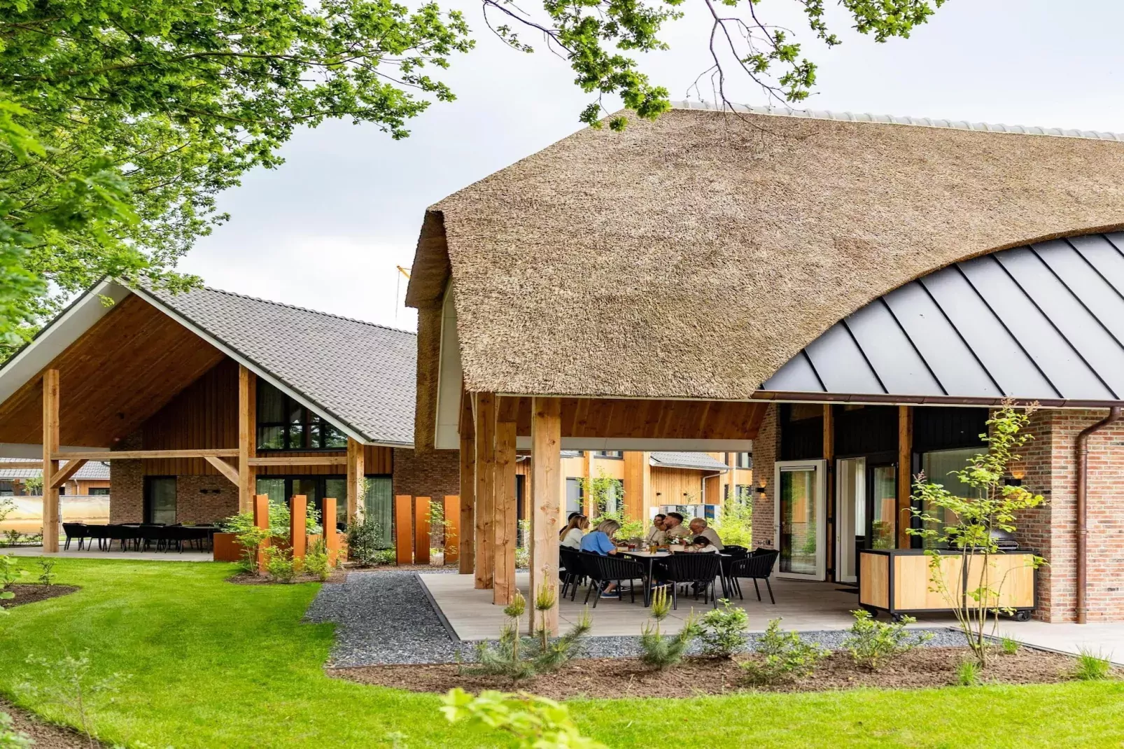 Bos Villa met Sauna  8 personen-Buitenkant zomer