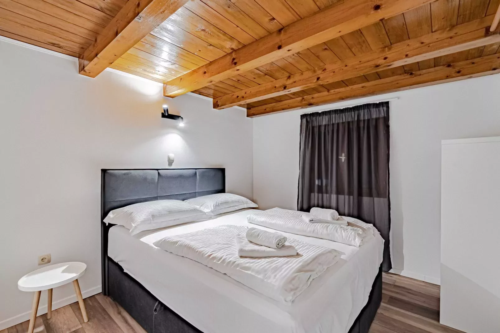 Villa Sea Edge - Three Bedroom Villa with Sea View-Slaapkamer