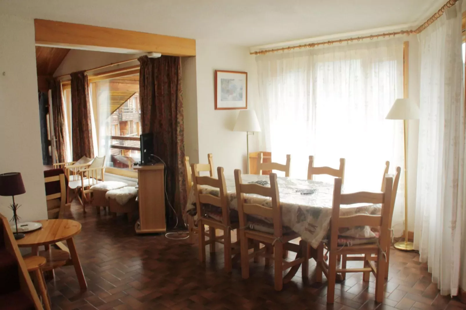 VAL PIERRE VPD2 CENTER & SPACIOUS 8 Pers.-Eetkamer