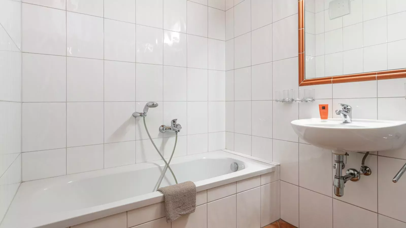 Schweizerhof Apfelrose-Badkamer