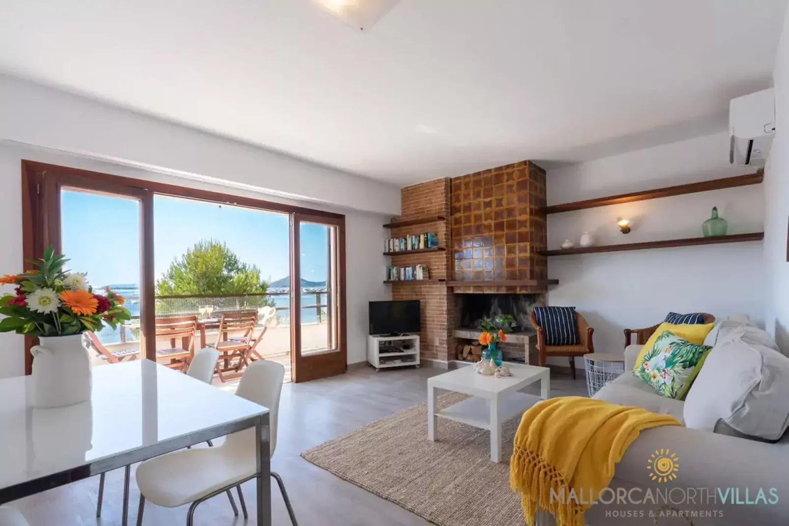 Apartamento Voramar II: Primera Línea en Pine Walk-Woonkamer