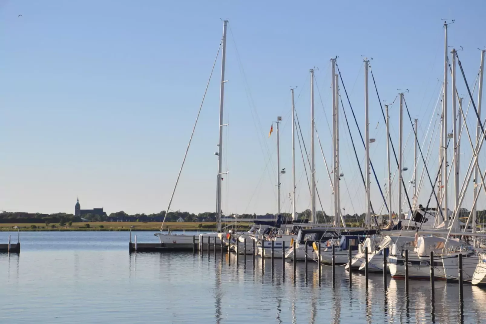Appartement "Am Südstrand"-Buitenkant zomer