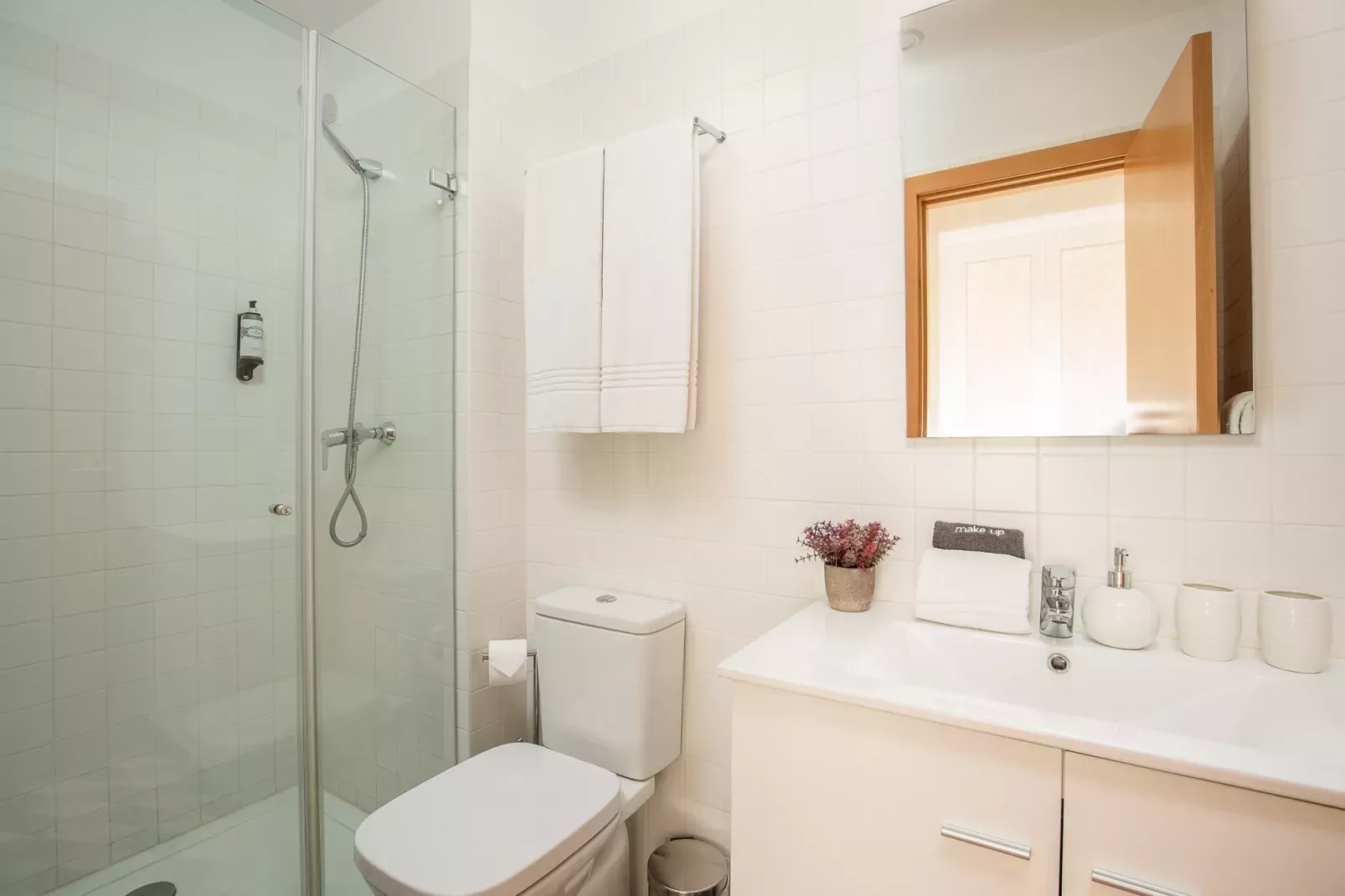 YOUROPO - Cosy 2-Badkamer