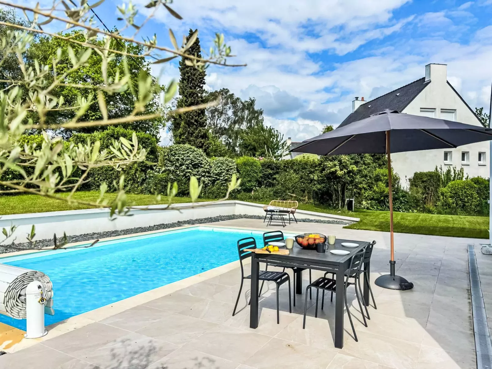 La Tour Bourgerel avec piscine-Buiten