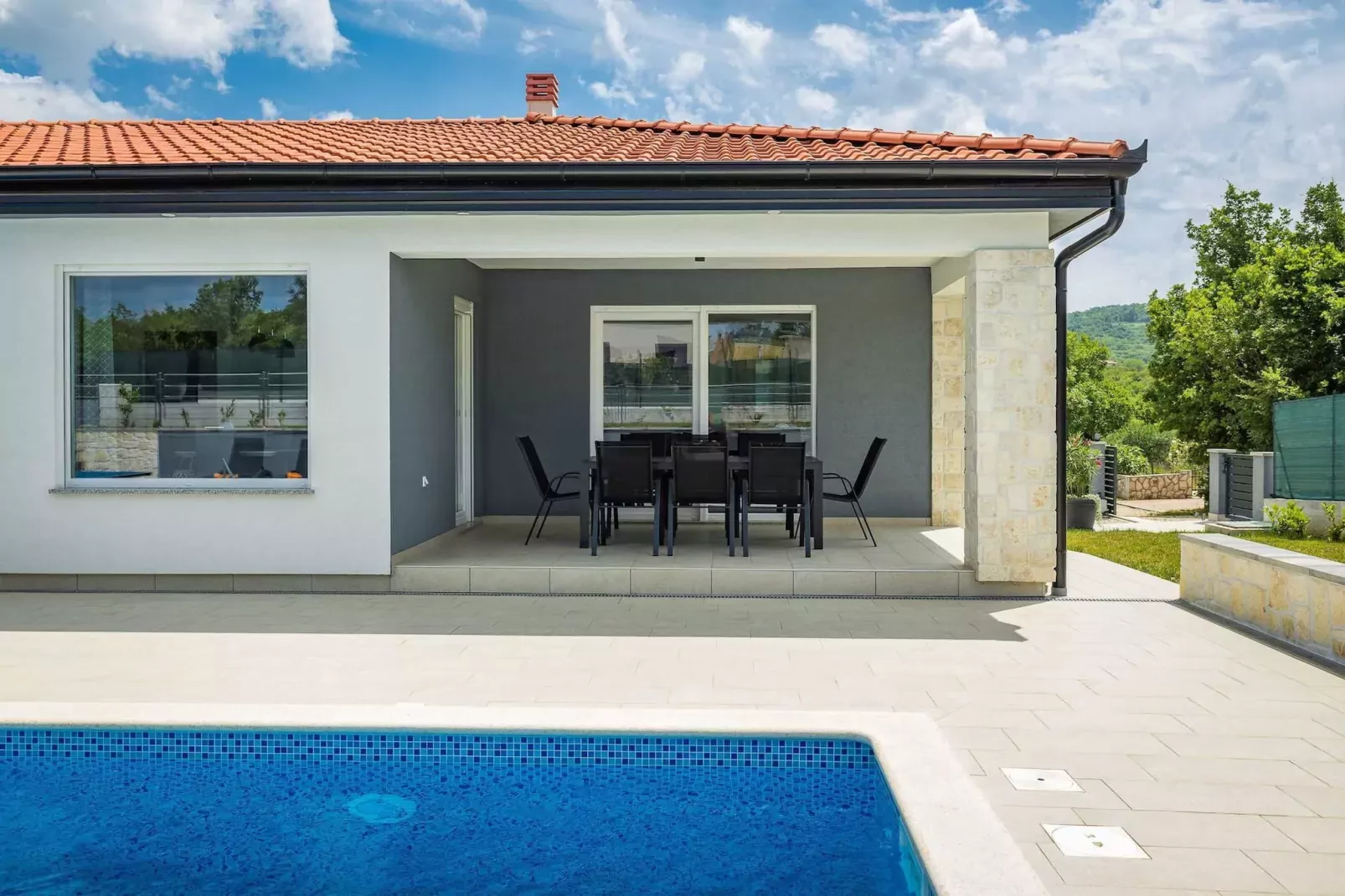Holiday Home Greta with Private Pool-Buitenkant zomer