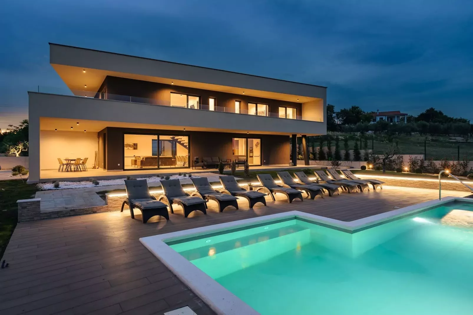 Villa de la Vie with Heated Swimming Pool-Zwembad