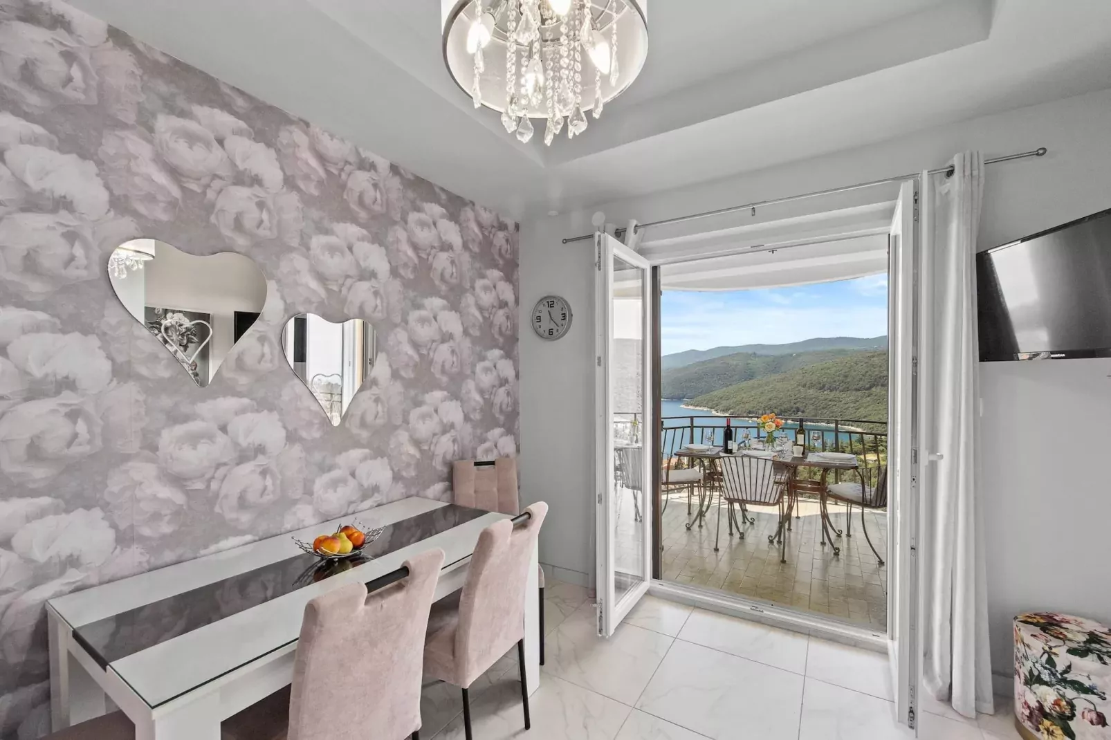Lady M Gold - Balcony and Sea View-Keuken