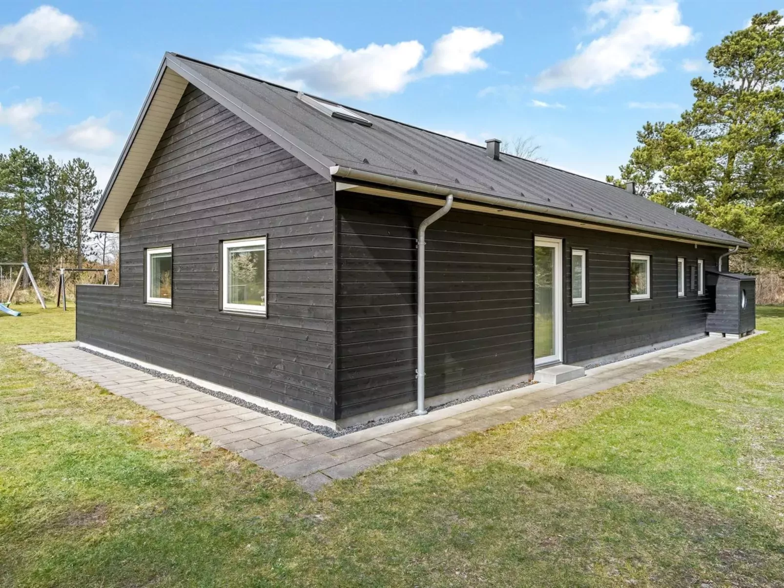 "Sunna" - 1.2km from the sea-Buiten