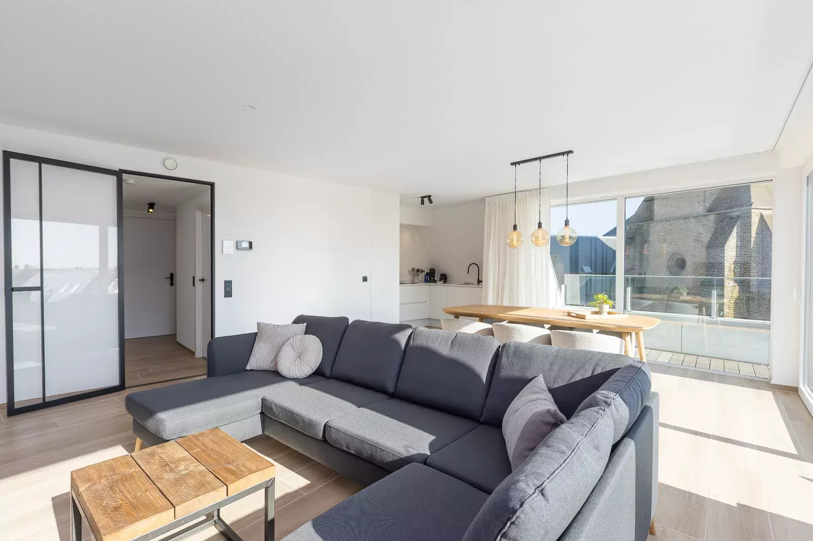 Green Lane The Sun  0401-Woonkamer