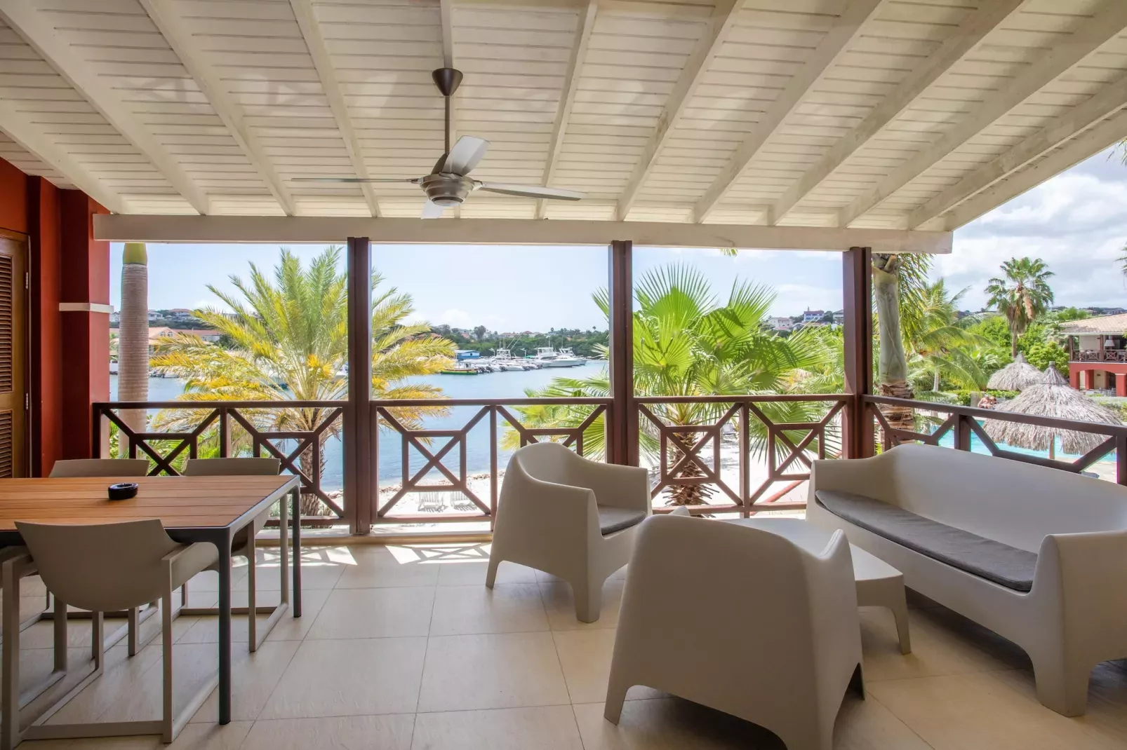 Spanish Water Apartment-Terrasbalkon