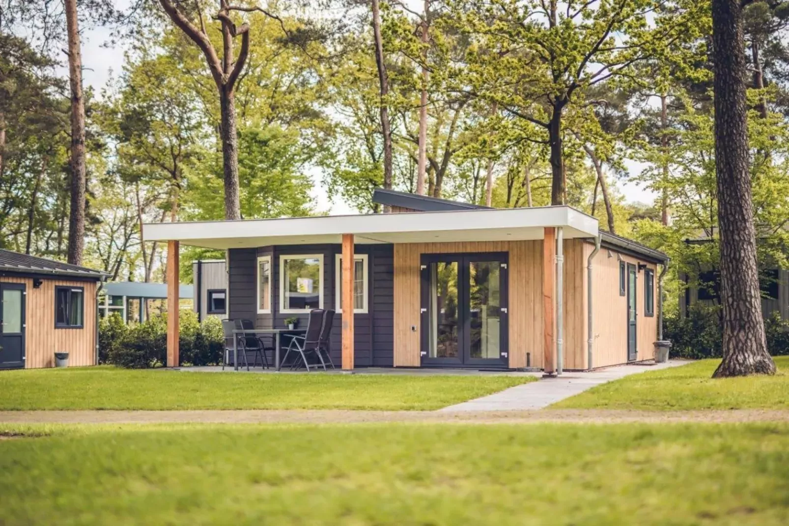 Parkchalet | 2 - 4 pers.-Buitenkant zomer