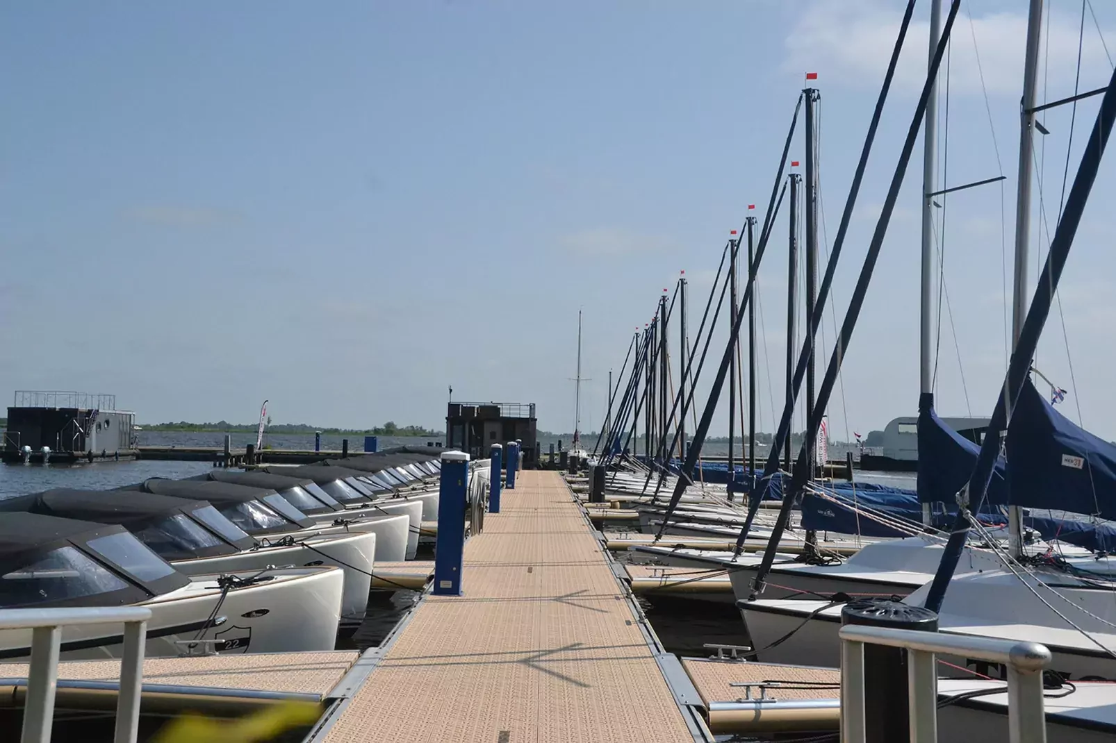 RiggelBrug Sneekermeer-Uitzicht zomer