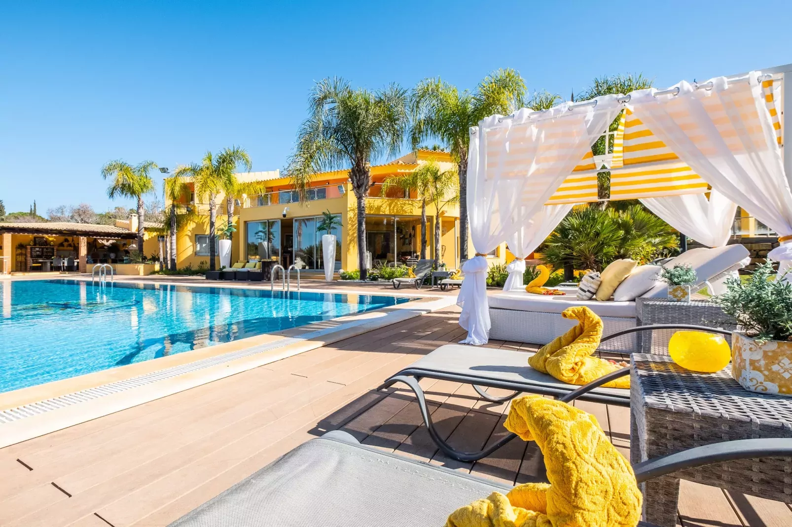 Villa Gamboa-Buitenkant zomer