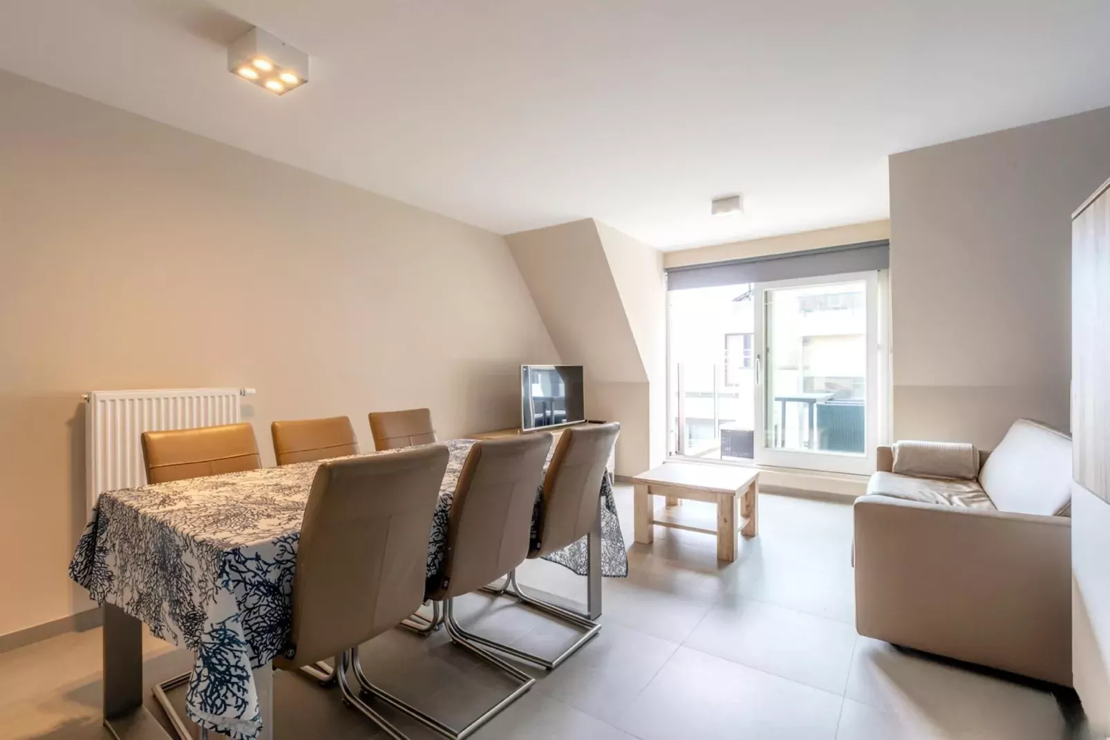 Le Roulis 0501-Eetkamer