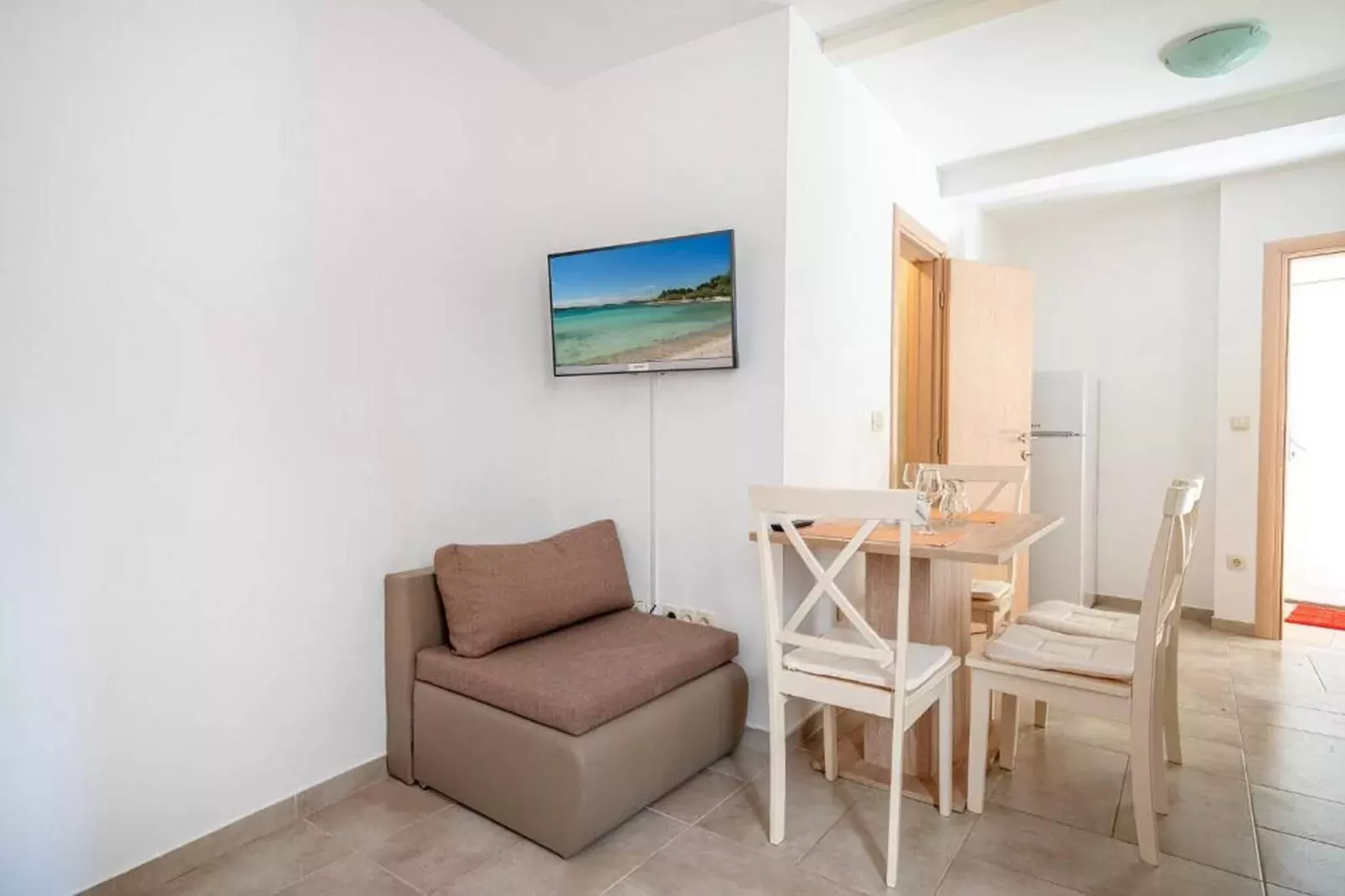Apartments Matija - Studio apartment 1-Eetkamer
