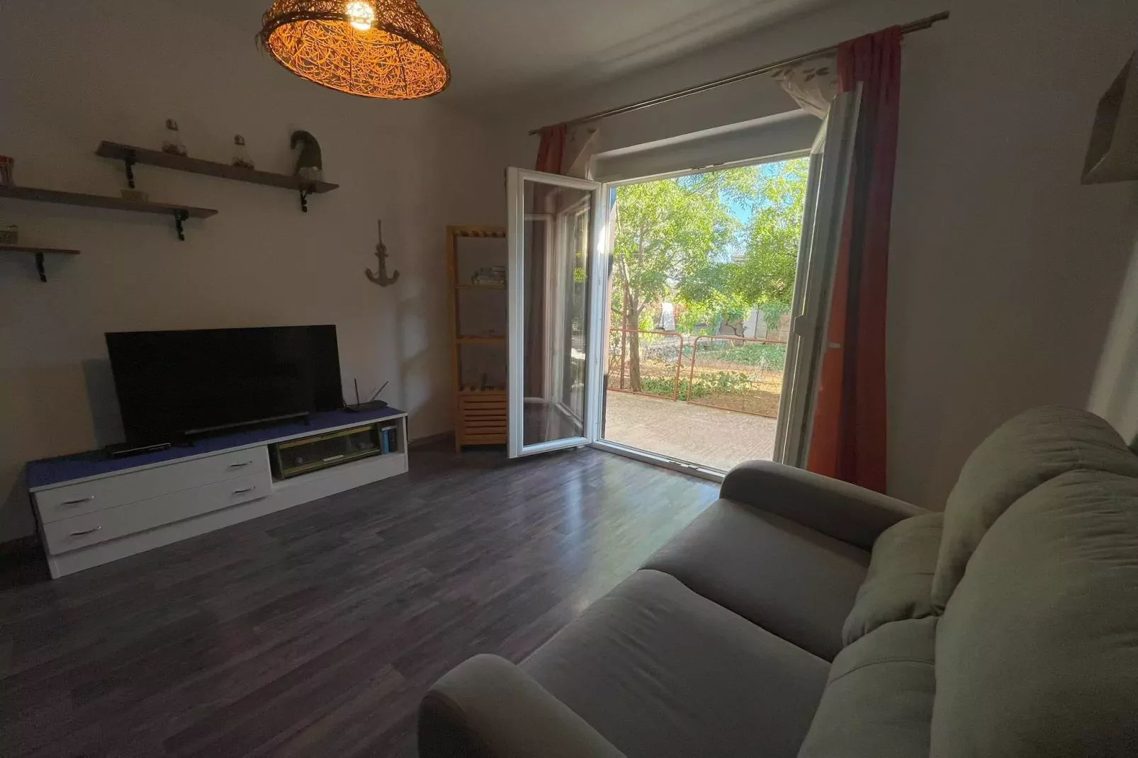 Apartments Tonči - terrace A2-Woonkamer