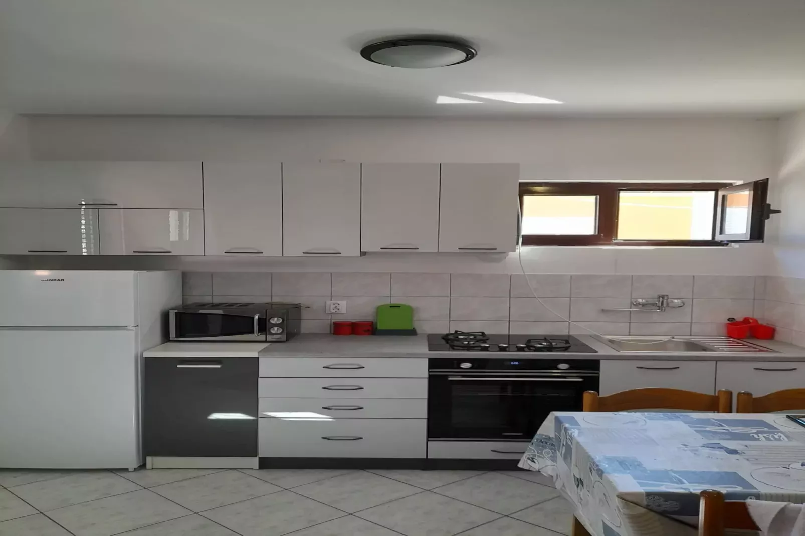 Apartments Dubravica - studio apartment-Keuken