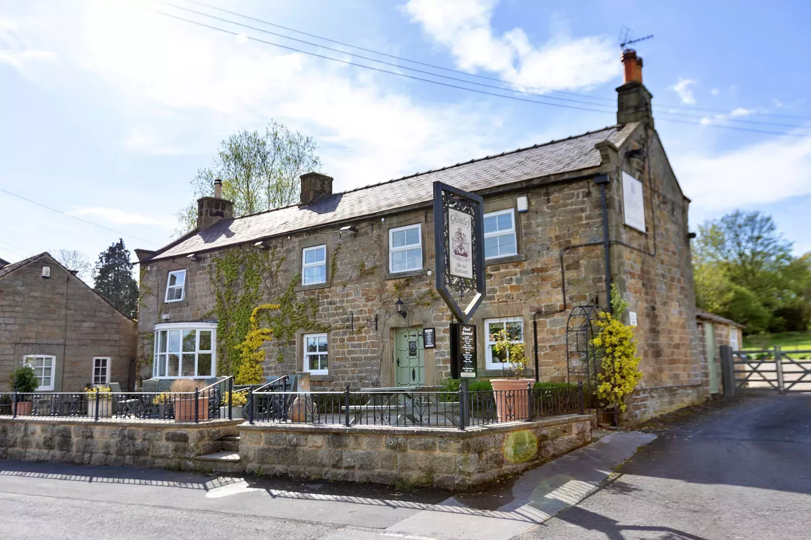 The Old Estate Office Nr Grantley Hall-Buitenlucht