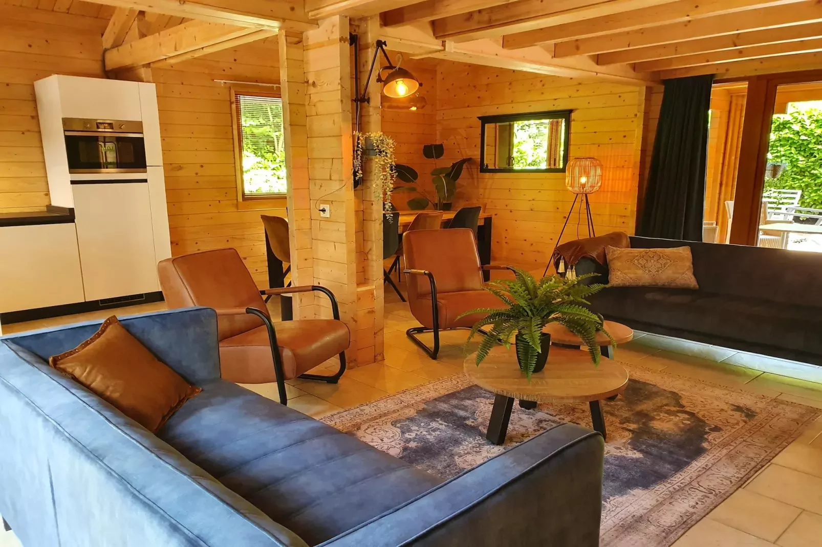 6-persoons luxe bosvilla Casa Madeira-Woonkamer
