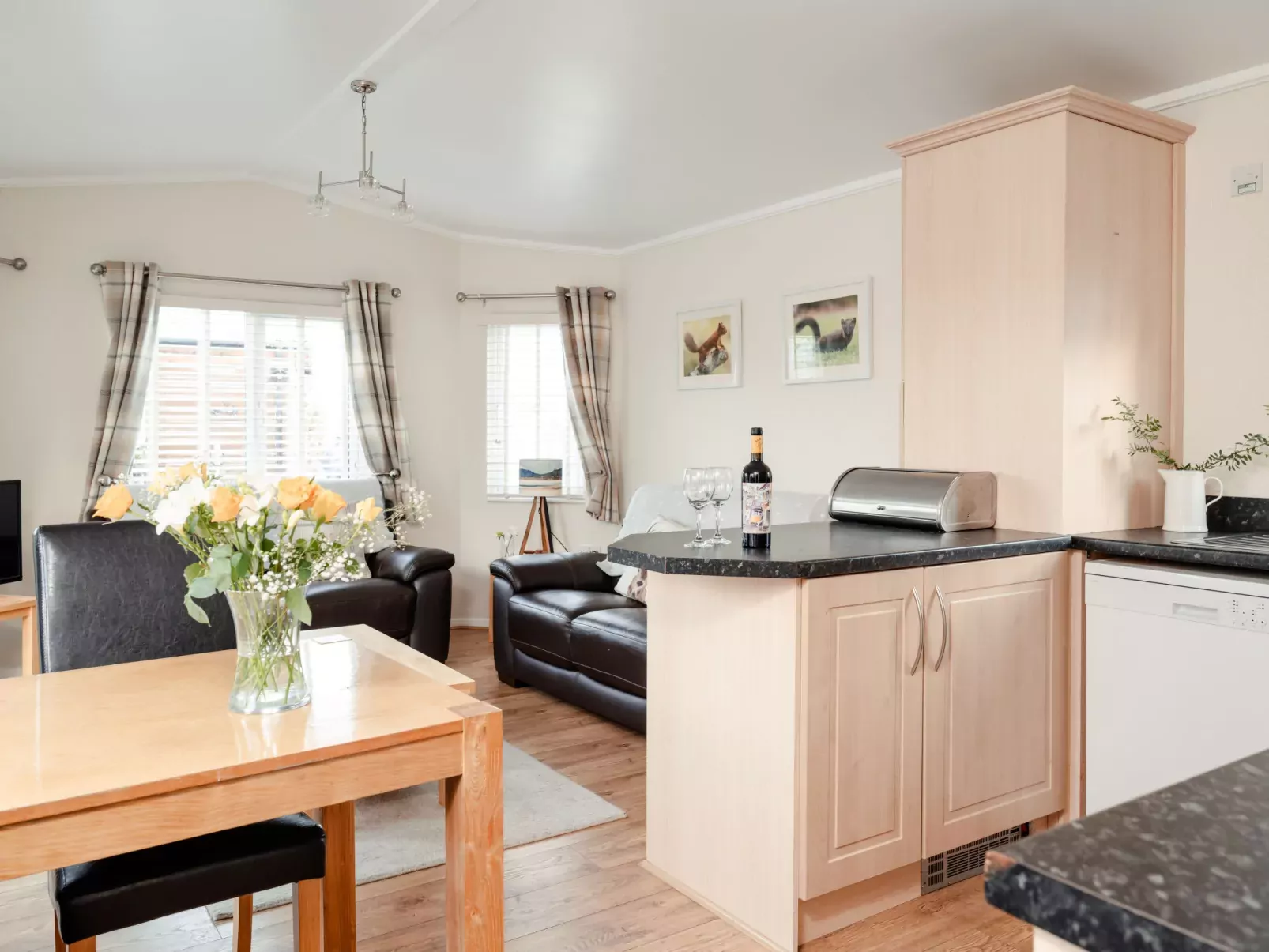 Crossbill Lodge-Binnen