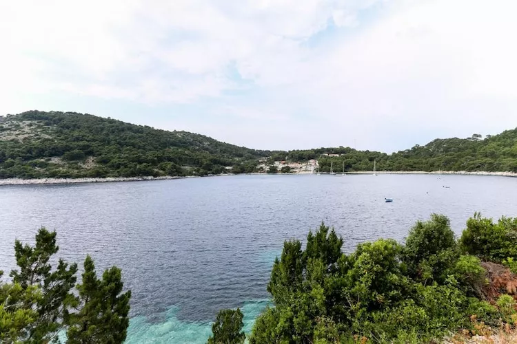 Apartments Franka Saplunara-One-Bedroom Apartment with Terrace and Sea View No 3-Uitzicht