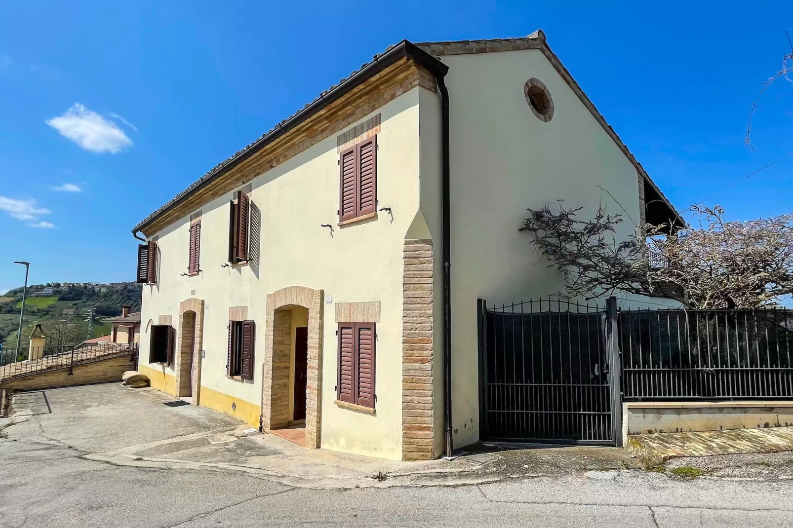 Casa Del Nonno-Buitenkant zomer