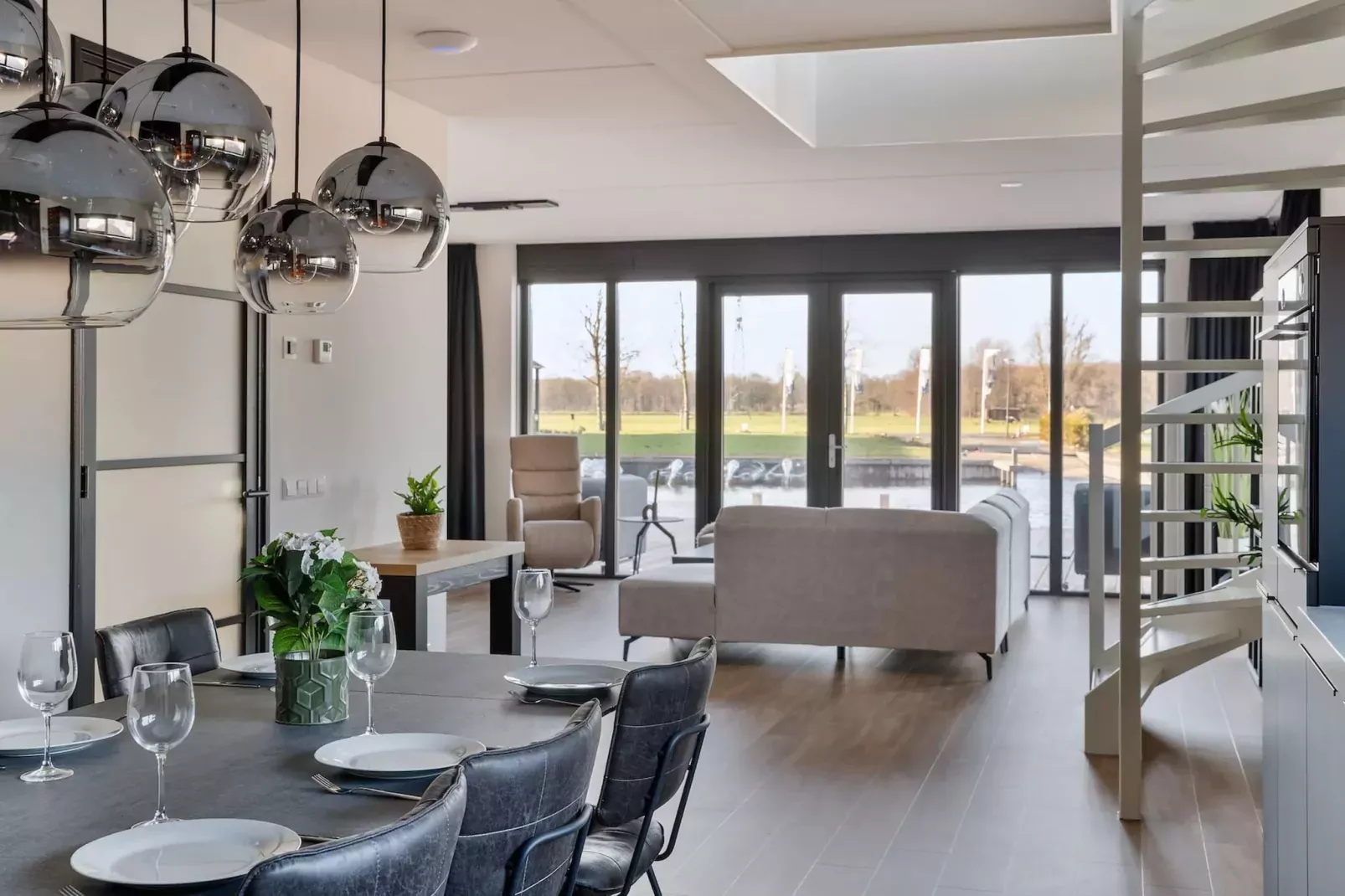 Patrijs Wellness Plus 8-Eetkamer