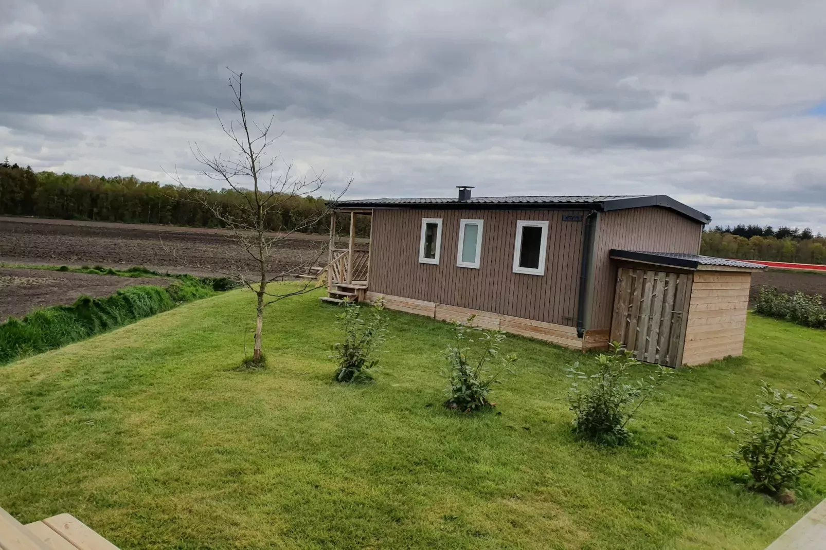 Elperhof Leberenlodge-Buitenkant zomer