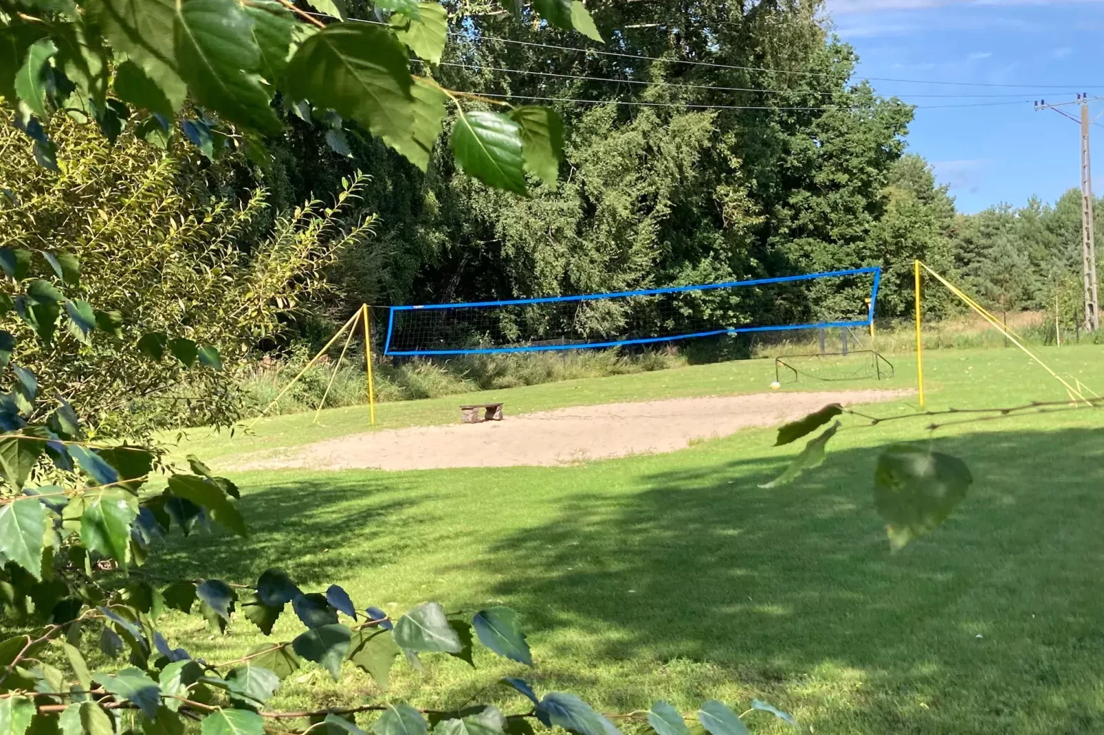 Dom wakacyjny z basenem w Swinoujsciu-Tuinen zomer