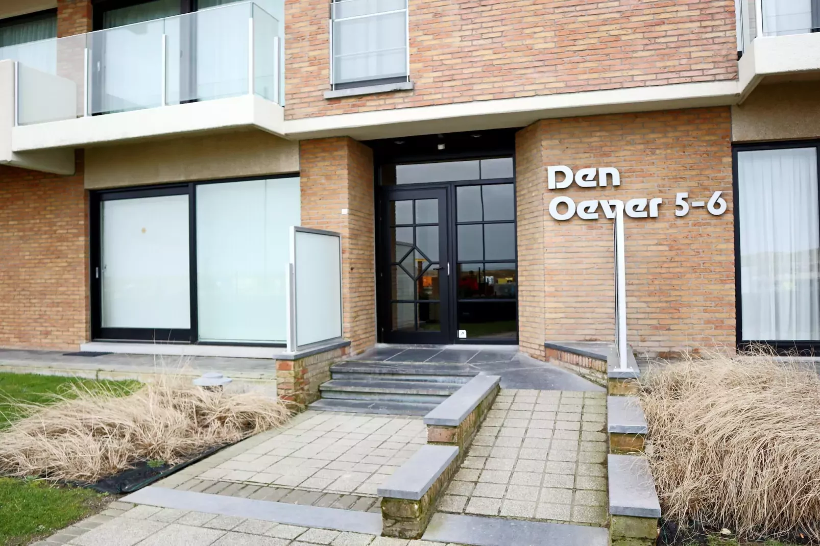 DEN OEVER V 0206GAR-Buitenkant zomer