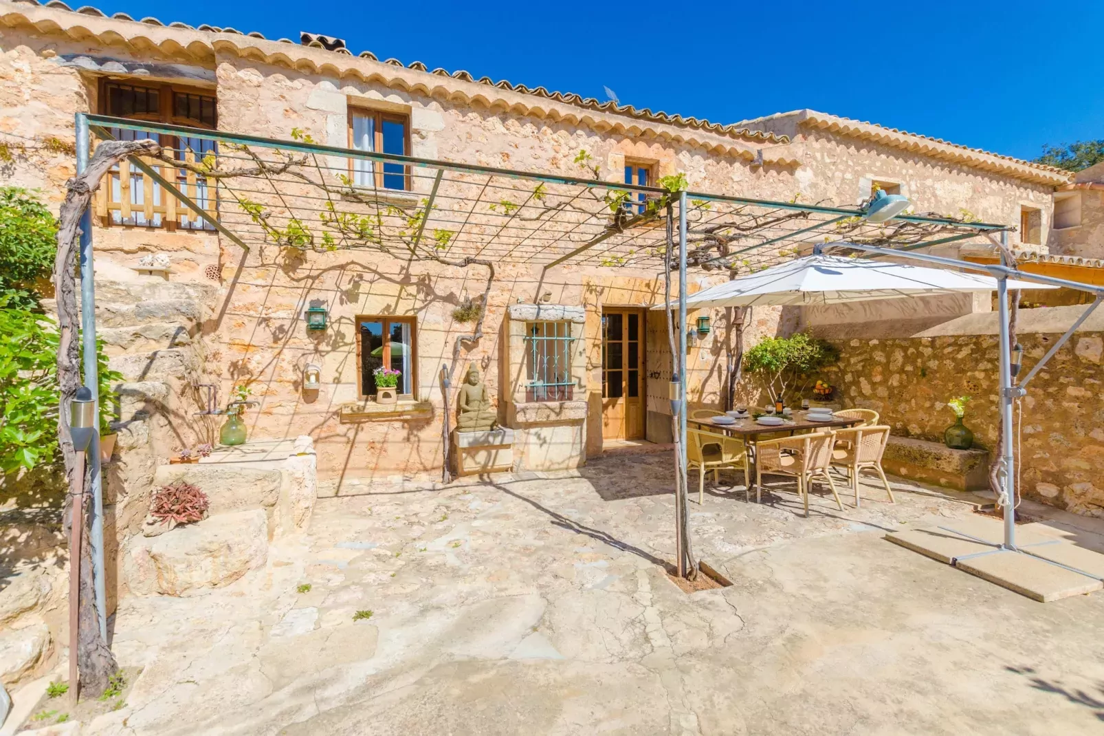 Finca Can Maria Costitx-Buitenkant zomer