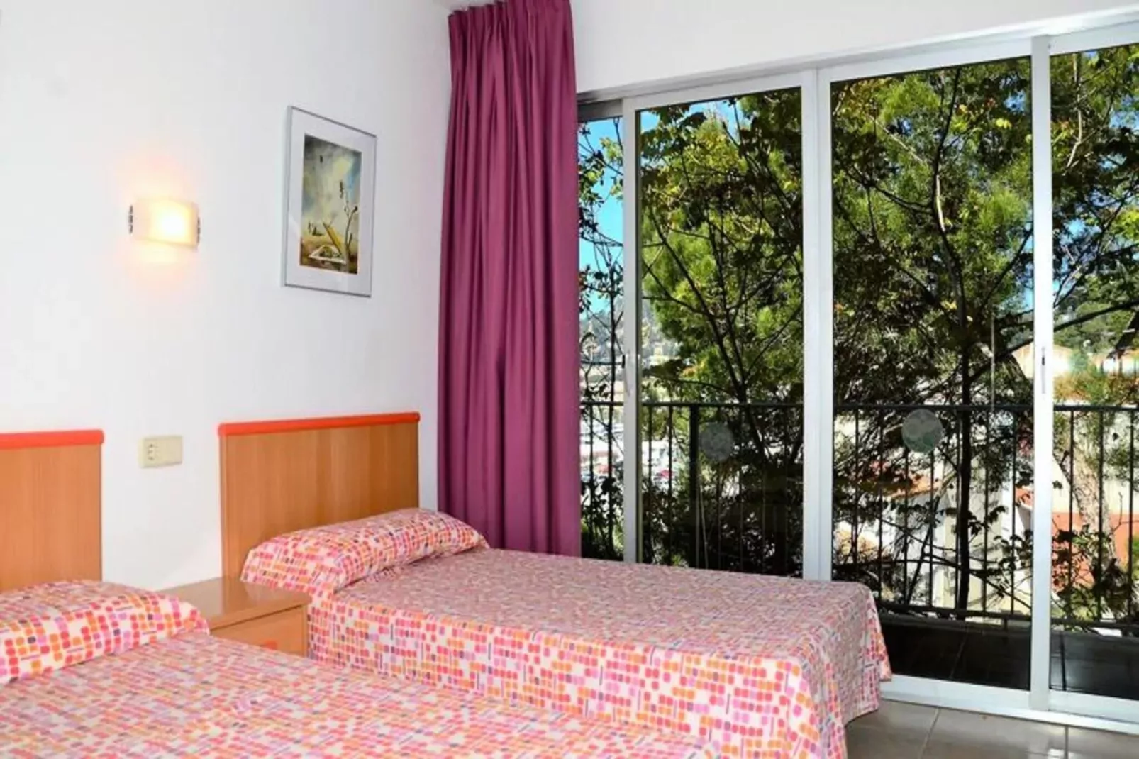 Appartements à L'Estartit-Buitenkant zomer