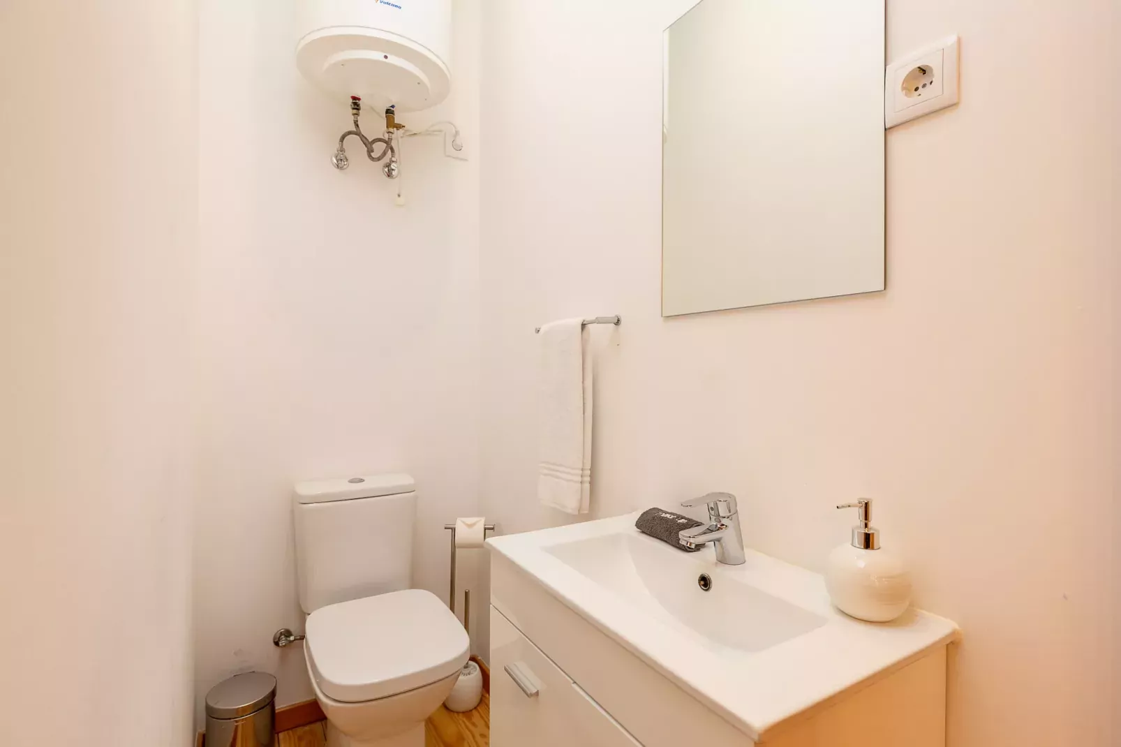 YOUROPO - Cosy 4-Badkamer