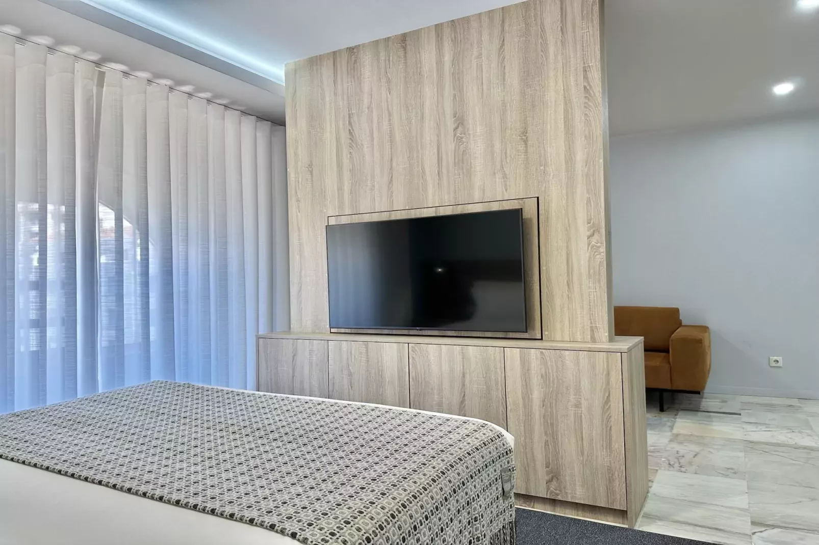 YOUROPO - Downtown 4B-Woonkamer