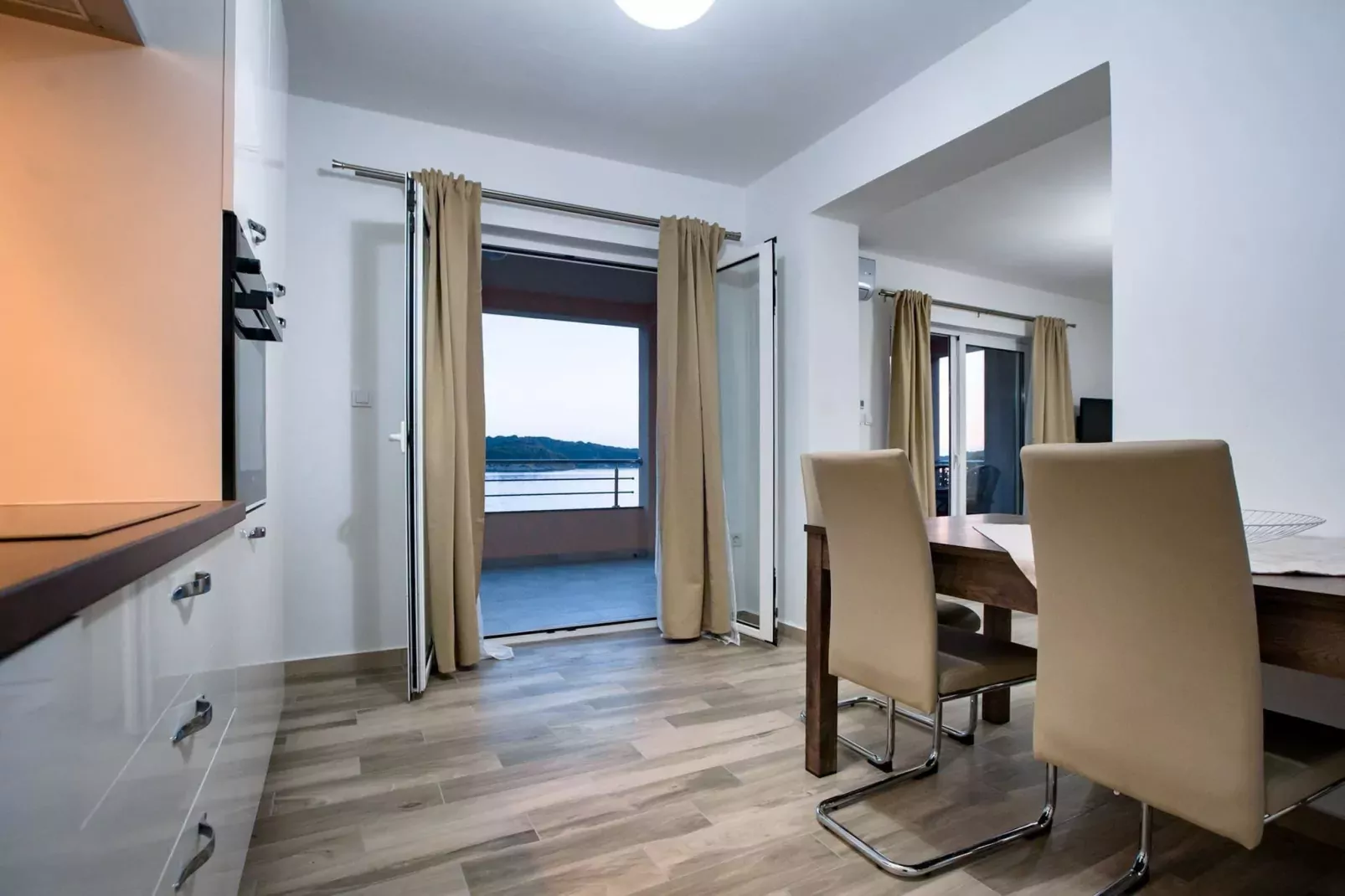 Villa Guliva - Apartment Golden Sun with Sea View-Keuken