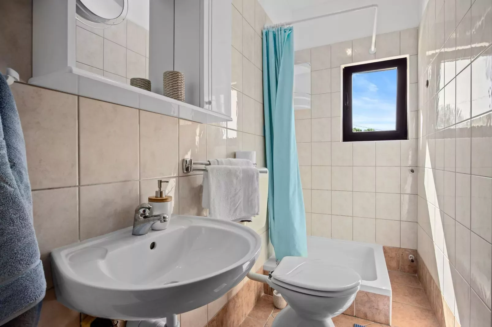 Anamar - One Bedroom Apartment-Badkamer