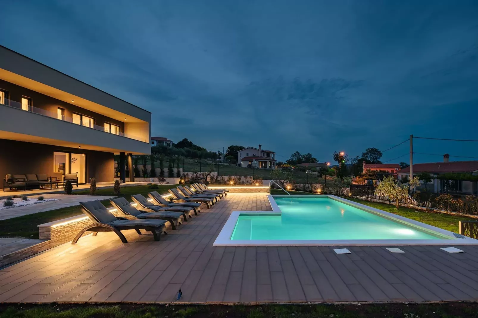 Villa de la Vie with Heated Swimming Pool-Zwembad