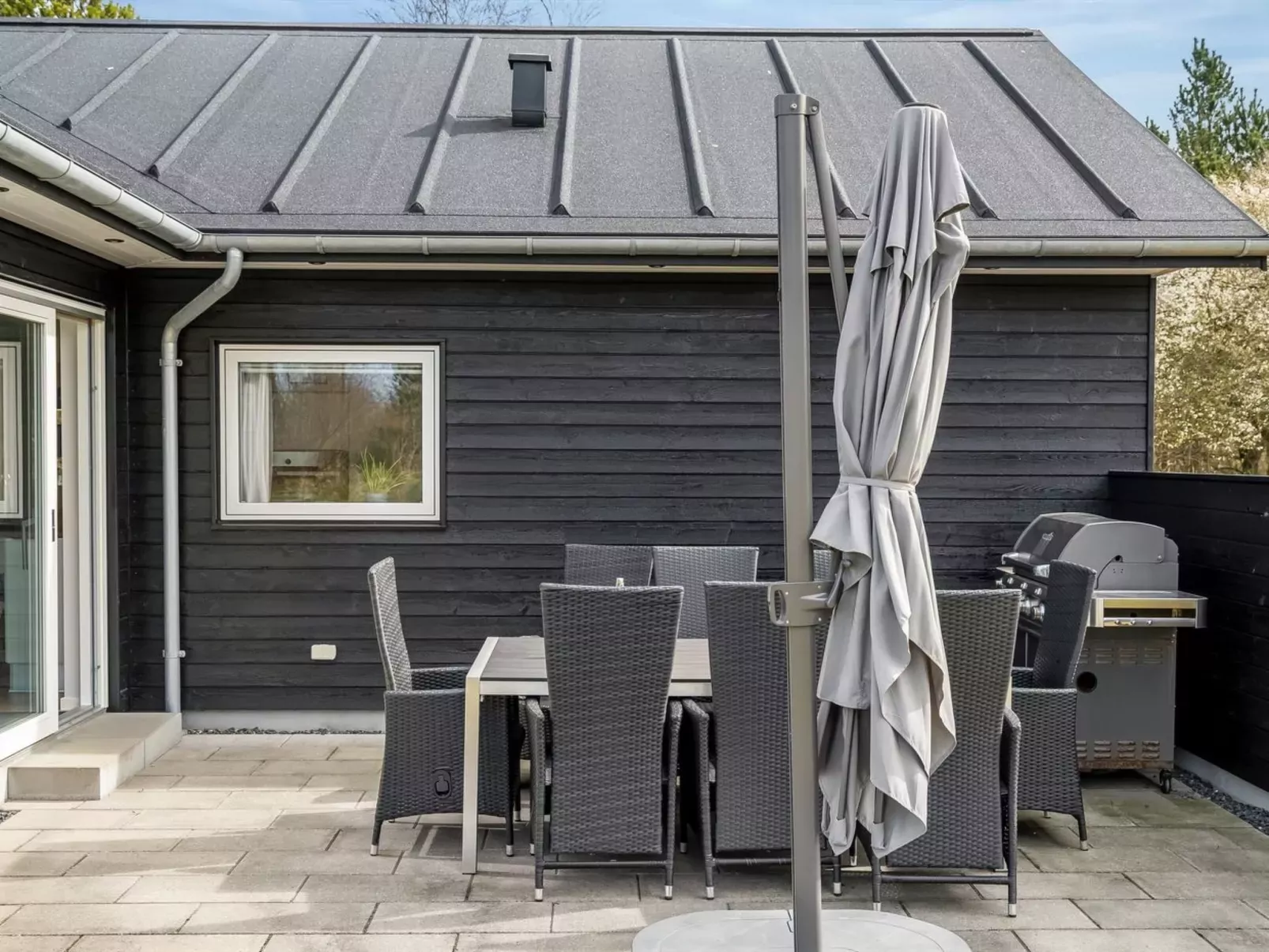 "Sunna" - 1.2km from the sea-Buiten