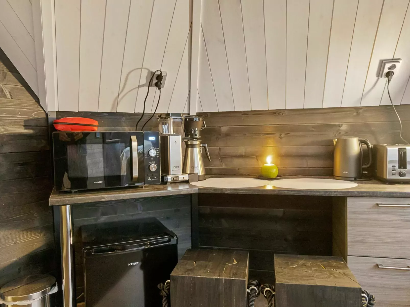 Samruam b aurora cabin-Binnen