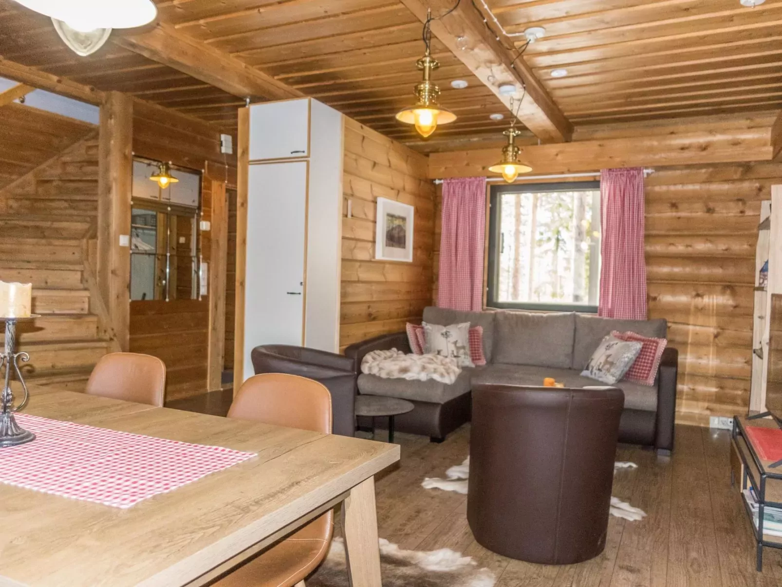 Old logger´s house-Binnen