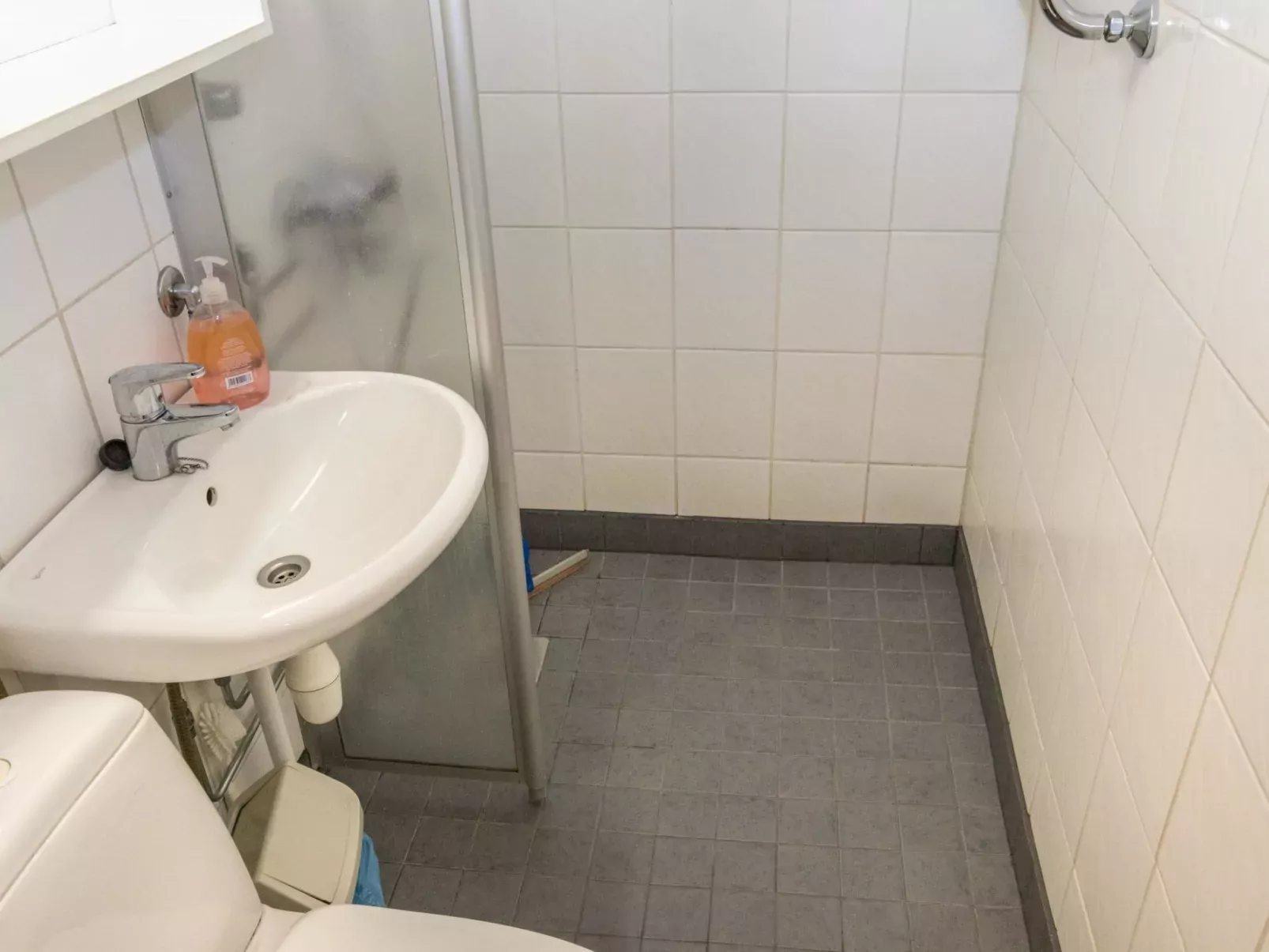Kylpylä-hotelli, room 448-Binnen