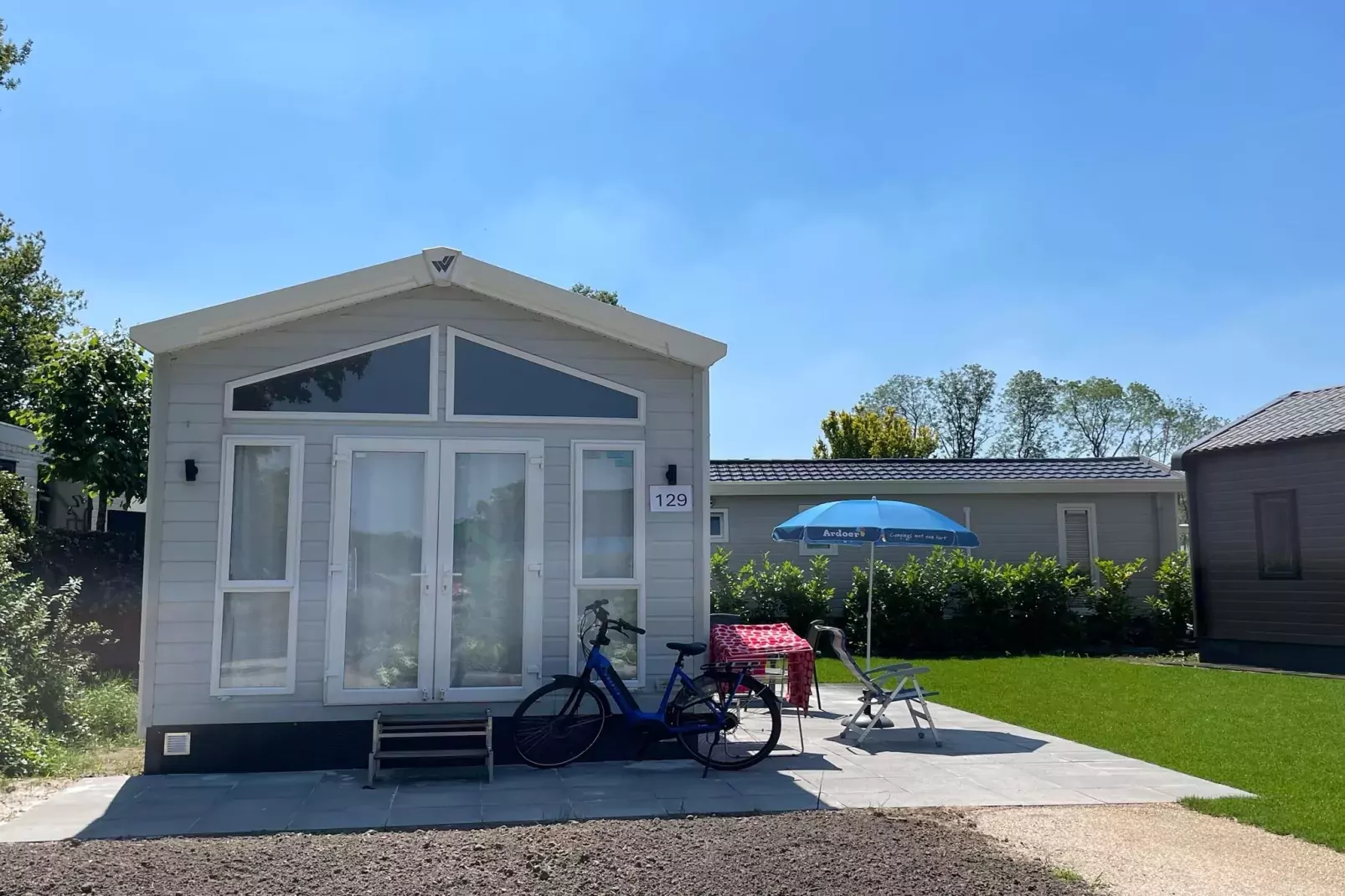 Tinyhouse 'Eekhoorn' | 2 - 4 pers.-Buitenkant zomer