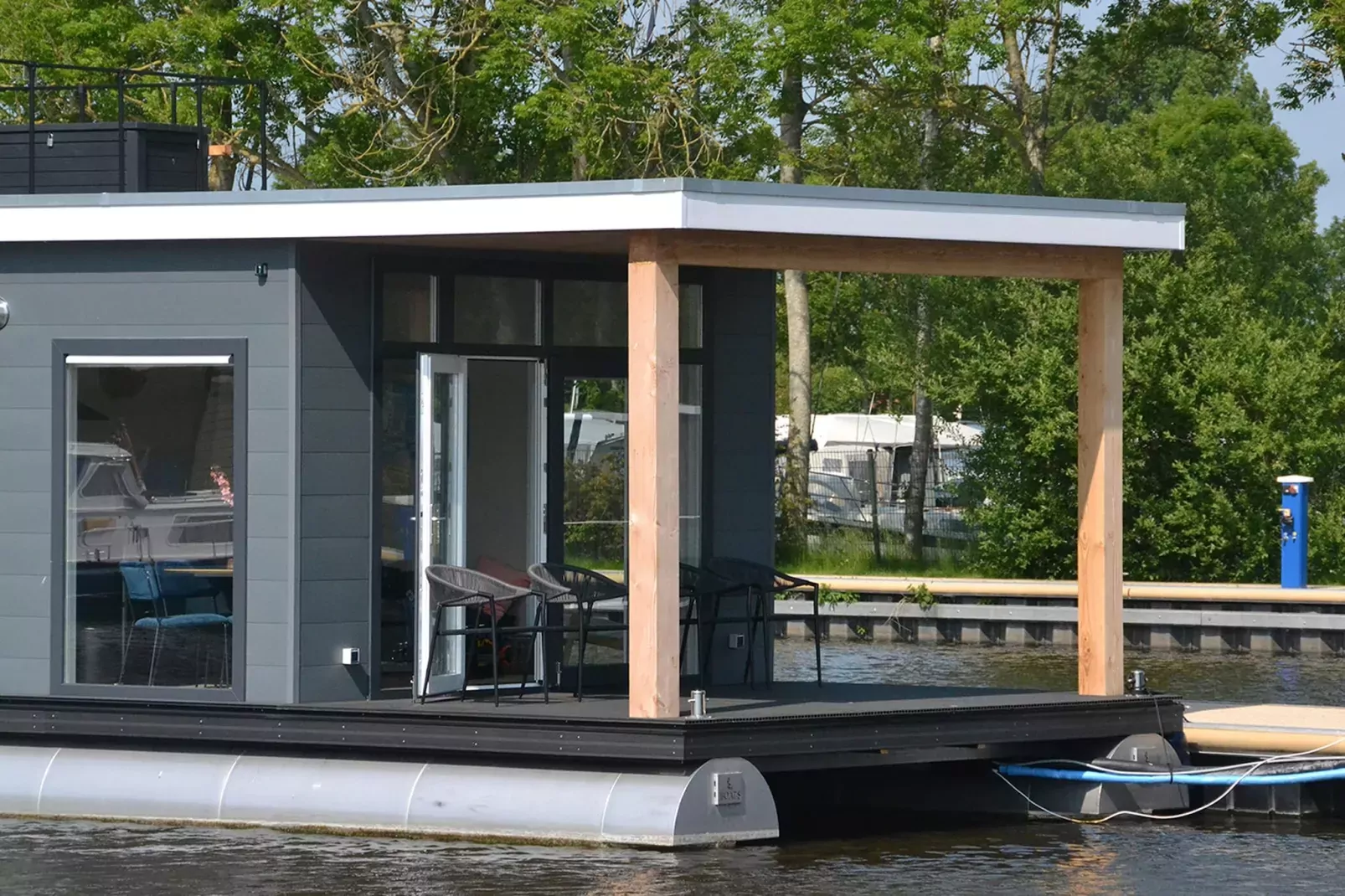RiggelBrug Sneekermeer-Buitenkant zomer