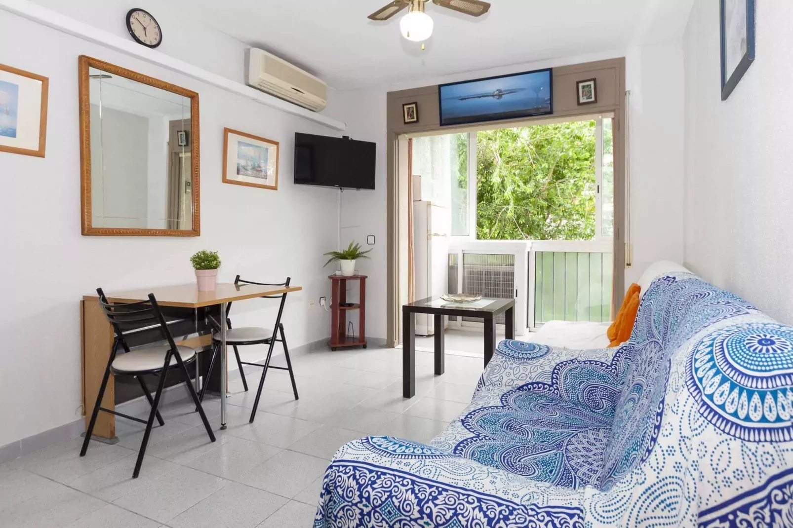 1231 PUNTA DEL ESTE 150m PLAYA-Woonkamer