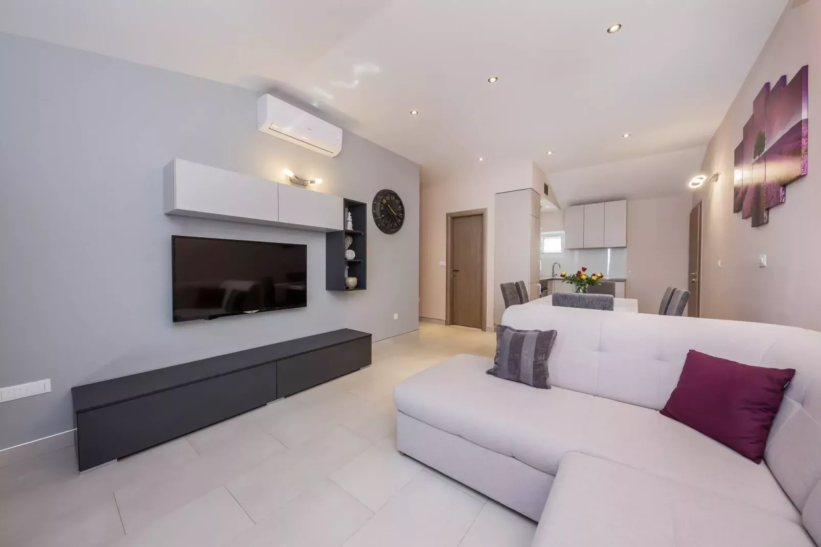 Apartments Savin - two bedroom apartment-Woonkamer