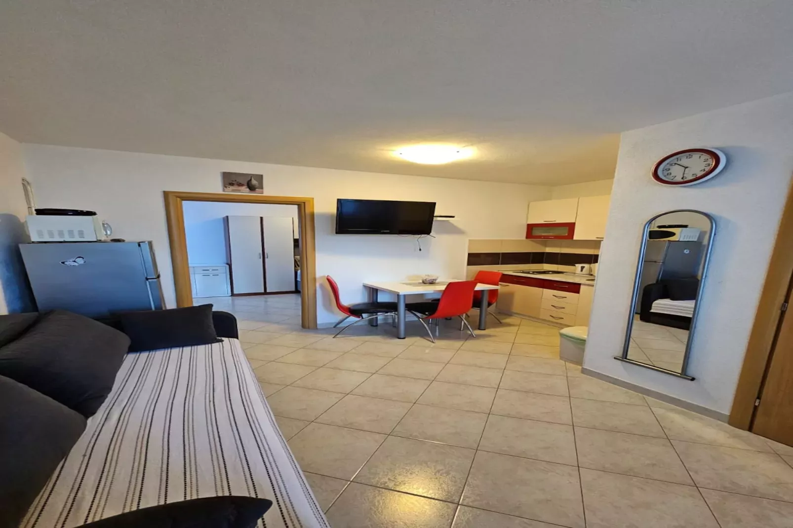 Apartments Olga - one bedroom apartment A1-Eetkamer