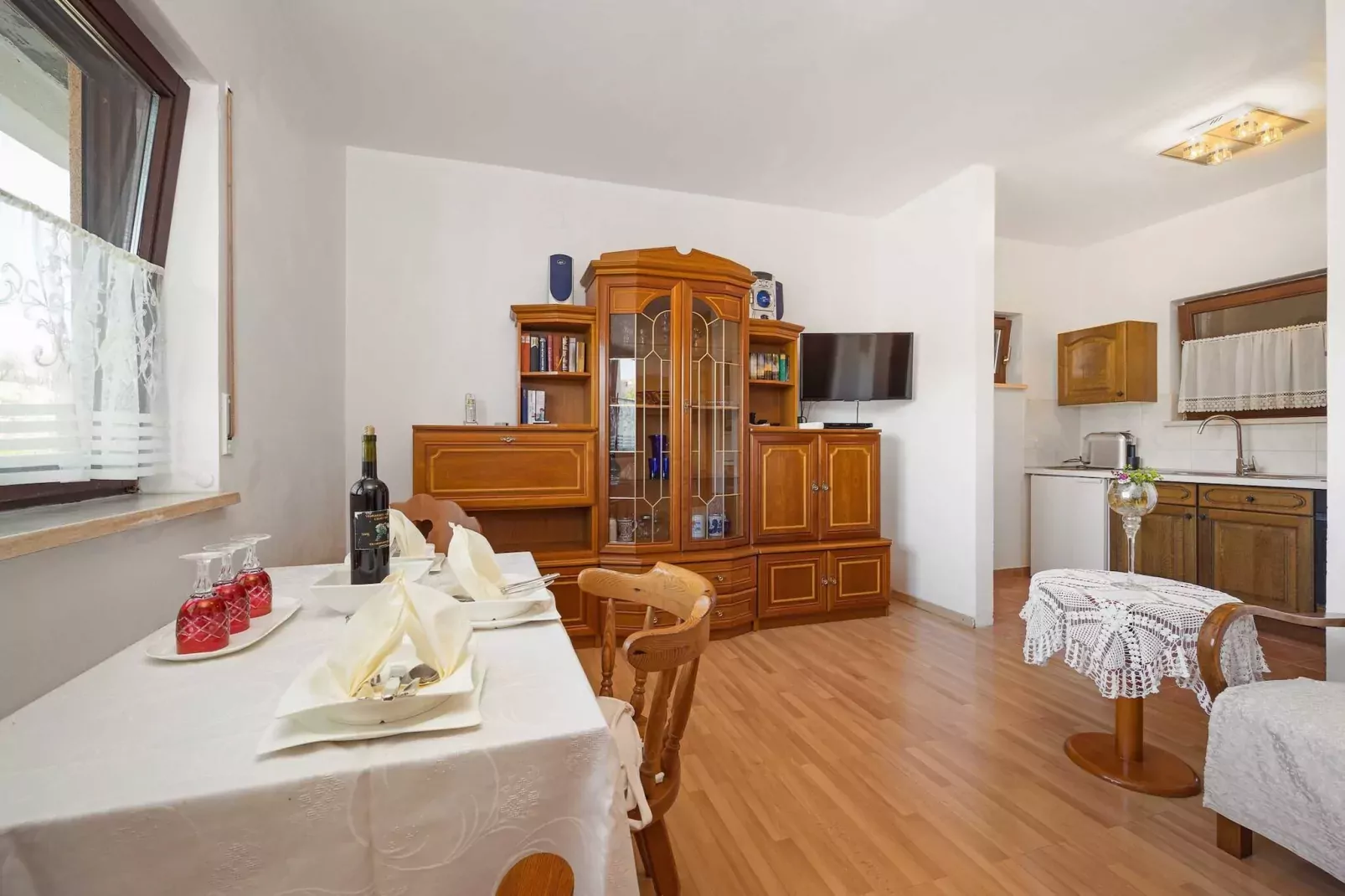 Apartment Hortenzija - Two bedroom apartment-Eetkamer