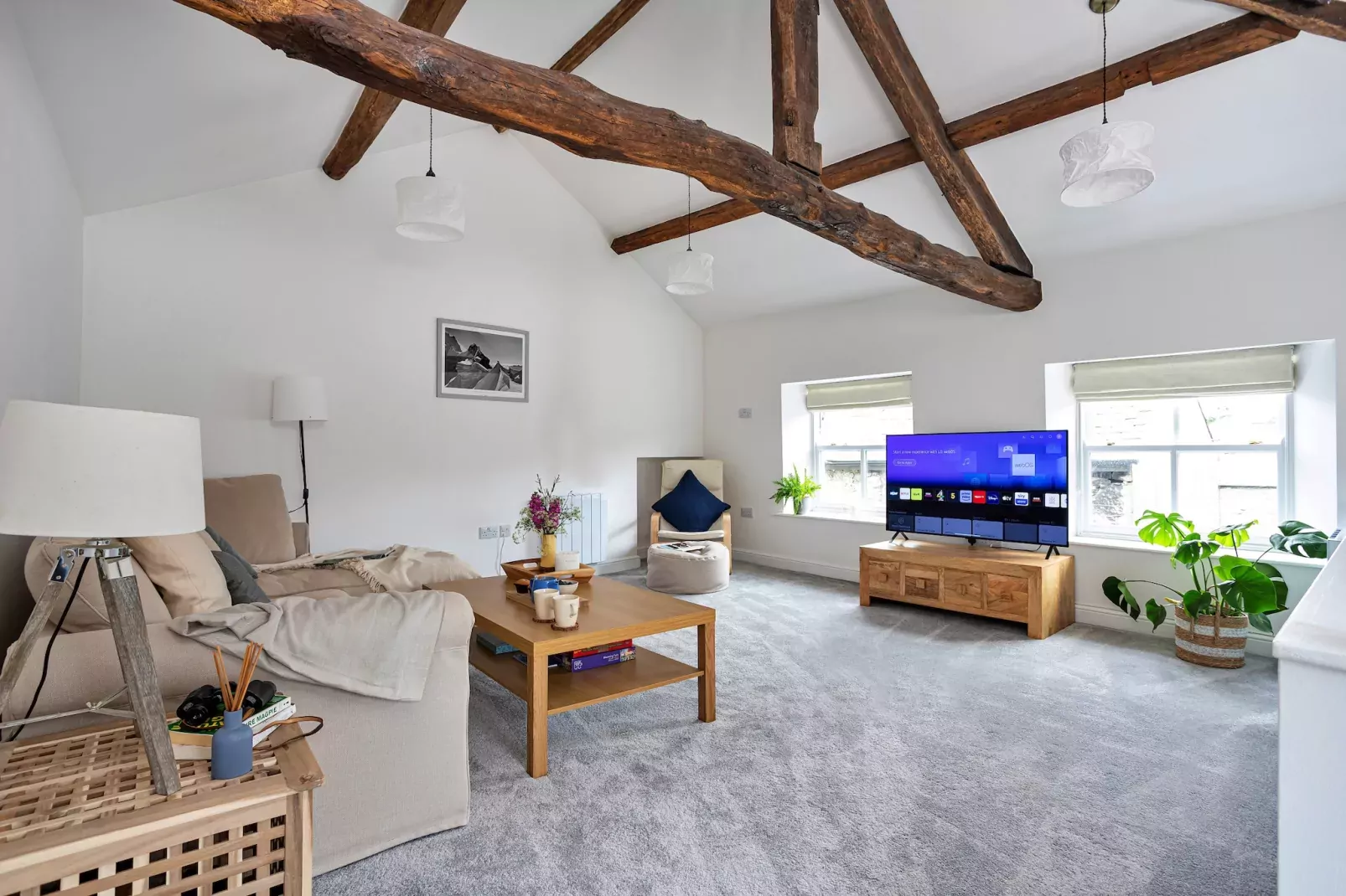 Courtyard Cottage-Woonkamer