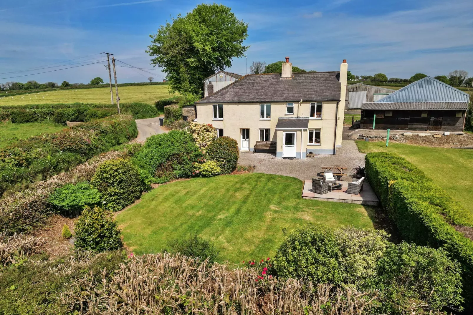Cutkieve Farm Cottage-Buitenkant zomer
