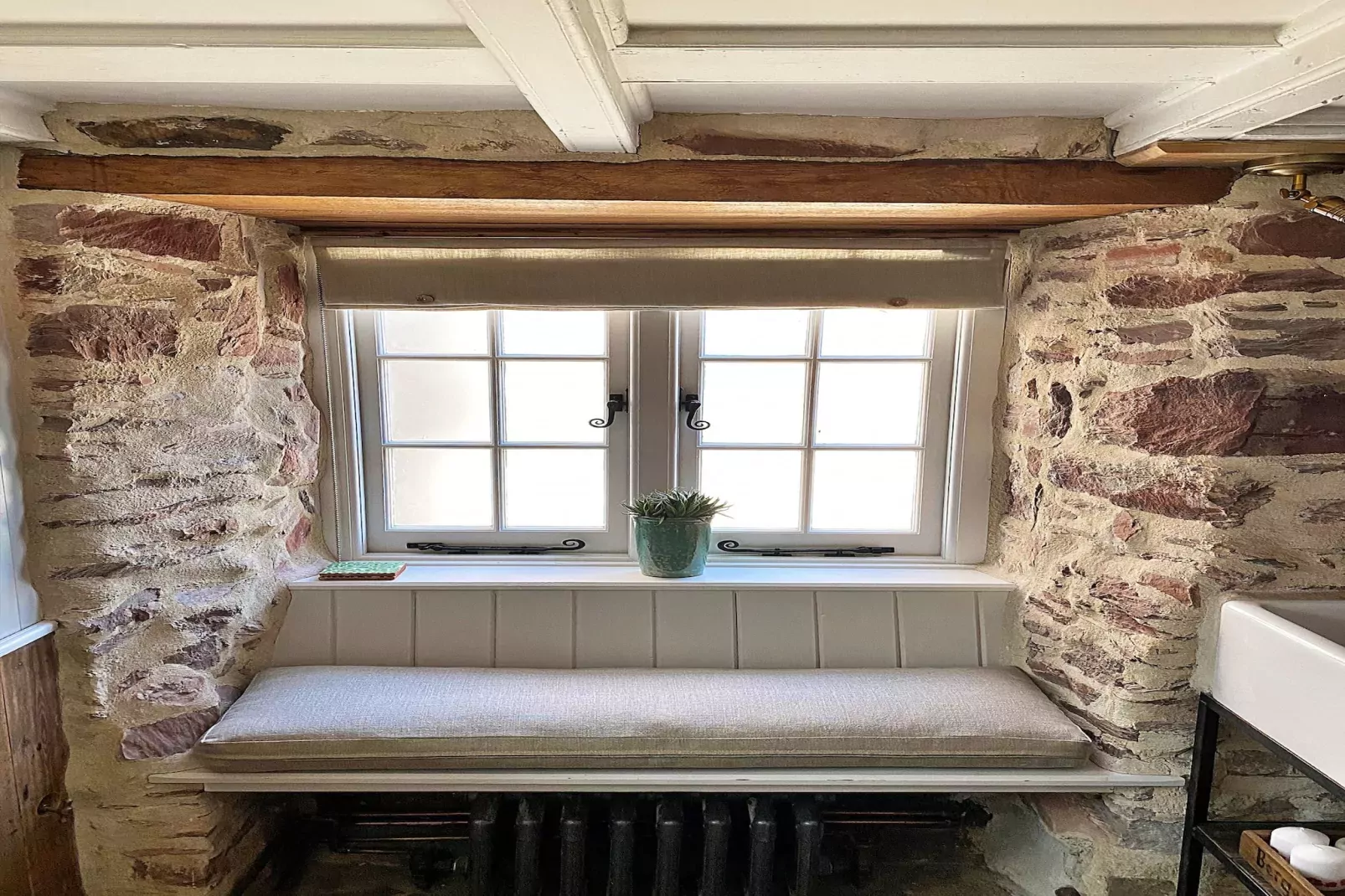 Calm Cottage, Kingsand-Woonkamer